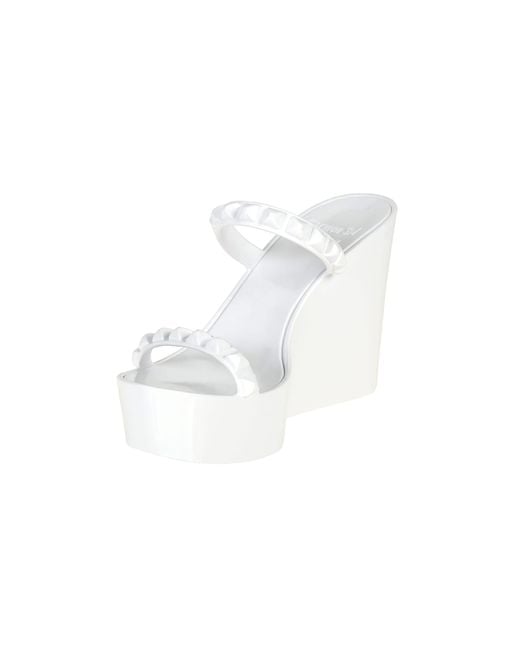 Carmen Sol White Tonino Pump