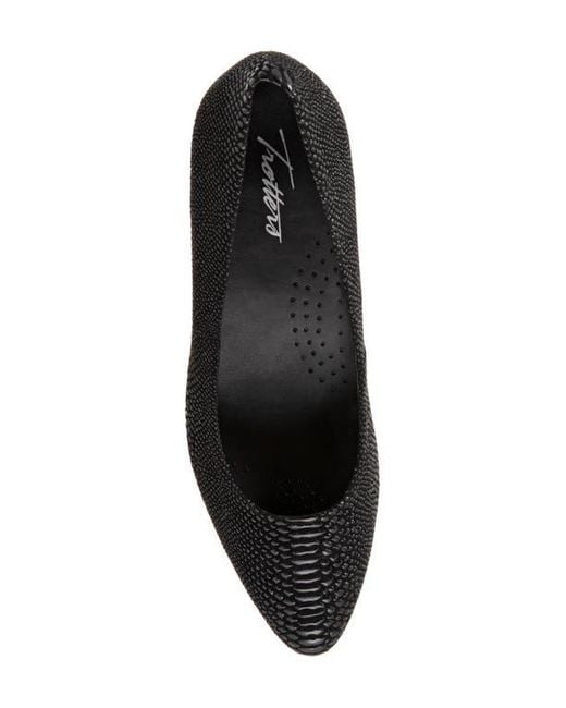 Trotters Black Kari Pointy Toe Pump
