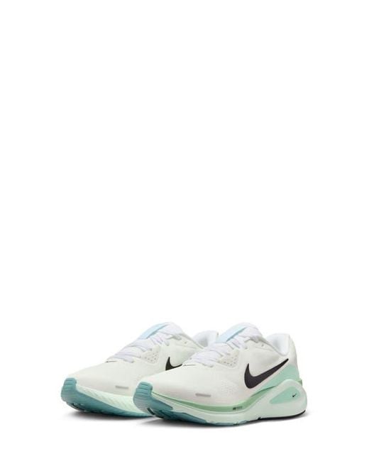 Nike Women's White Structure 26 Running Shoe