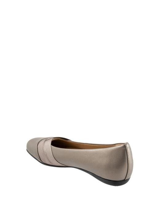 Trotters Brown Stella Flat