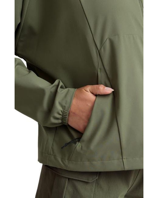 Beyond Yoga Green Cross Country Packable Jacket