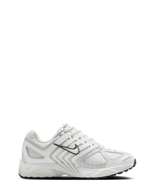 Nike White Air Pegasus 2005 Sneaker