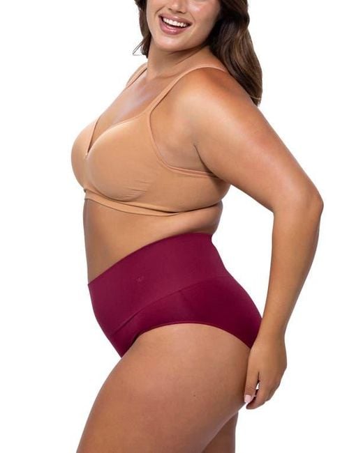 Underoutfit Red Smoothing