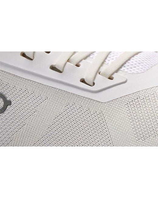 On Shoes White Cloud 6 Versa Sneaker