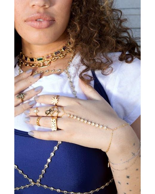 VIDAKUSH Metallic Twinkle Flower Hand Chain