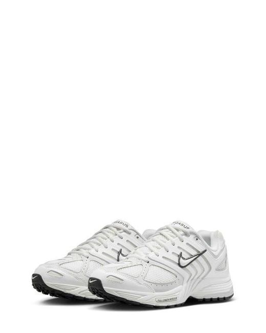 Nike White Air Pegasus 2005 Sneaker