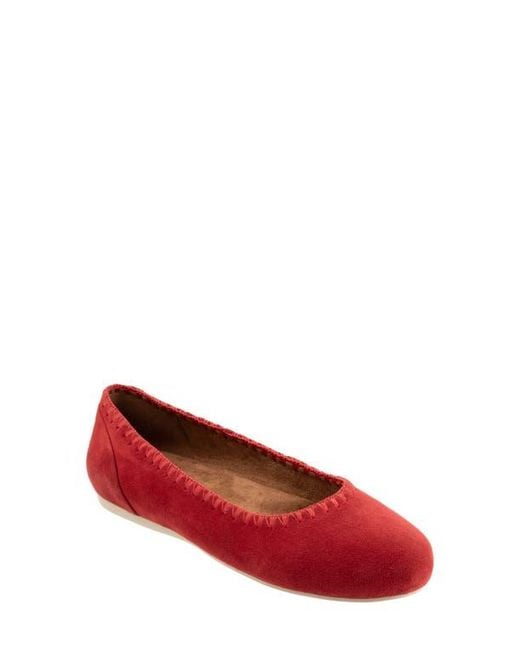 Softwalk® Red Sonoma Flat