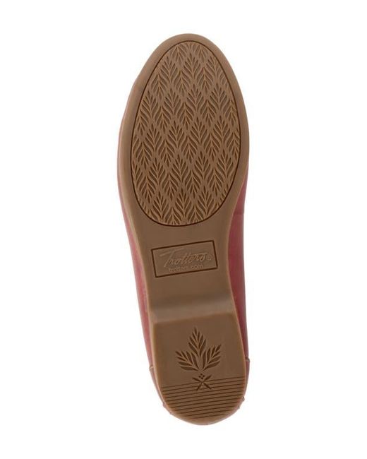Trotters Red Iris Flat