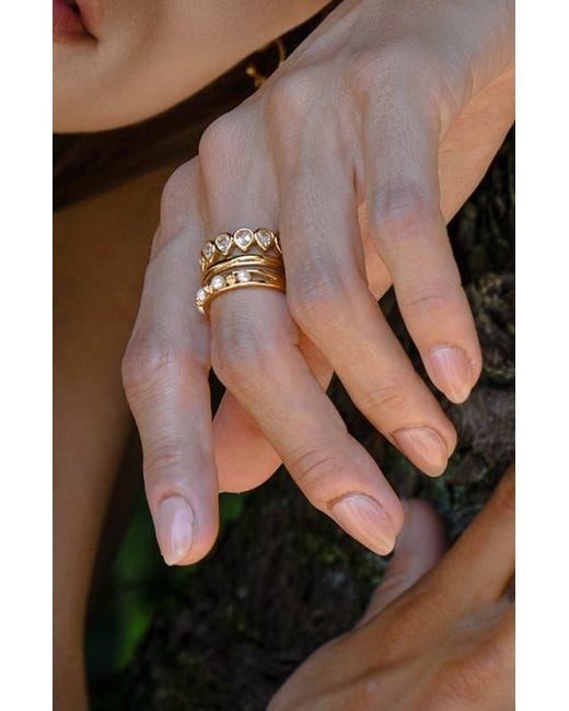 Retro Chic Metallic Aeolian Echo Ring