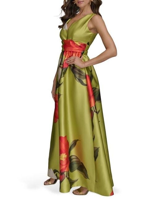 green long sleeve dress Layalina Dark Green Maxi Dress With Long Sleeves main image 0