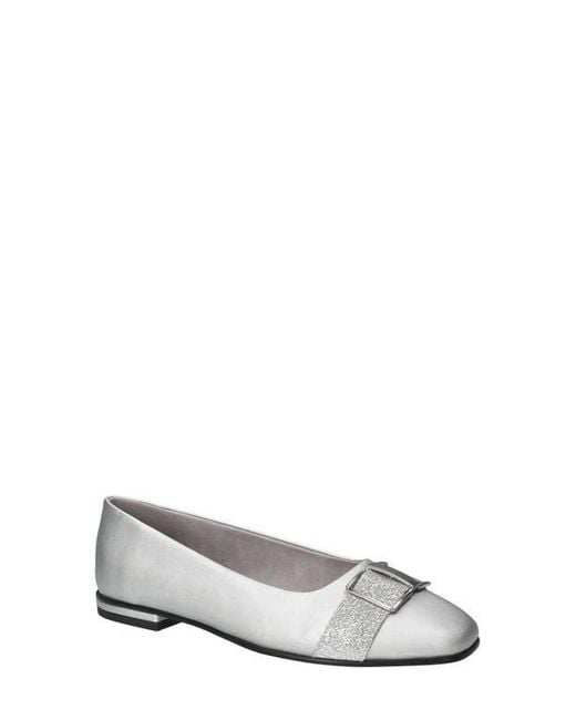 Easy Street White Keely Flat