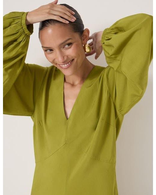 Hush Grace V-Neck Long Sleeve Dress in Green | Lyst