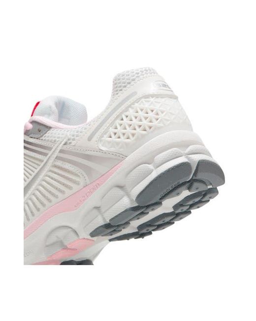 Nike White Zoom Vomero 5 Sneaker