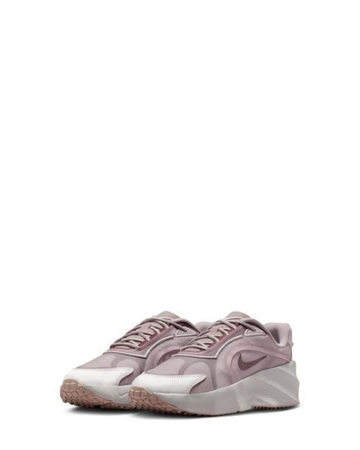 Nike Multicolor Aura Edge Sneaker