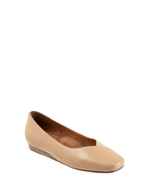 Softwalk® Natural Vina Flat