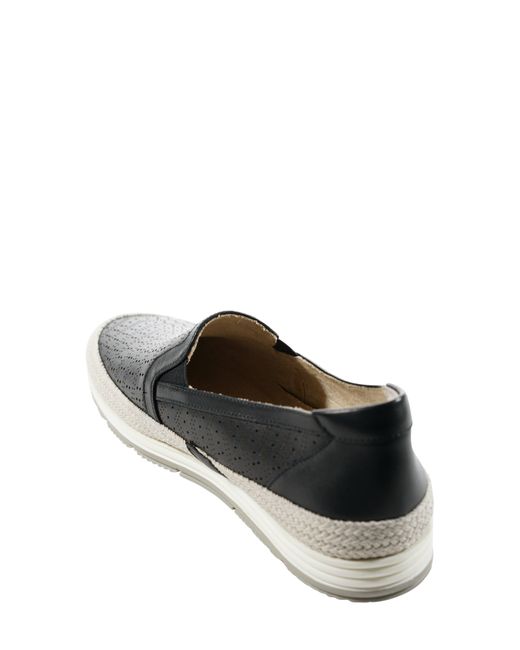 Vaneli Gray Quasar Slip-on Sneaker