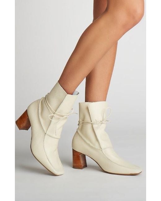 Stivali White Awakening Ankle Boots