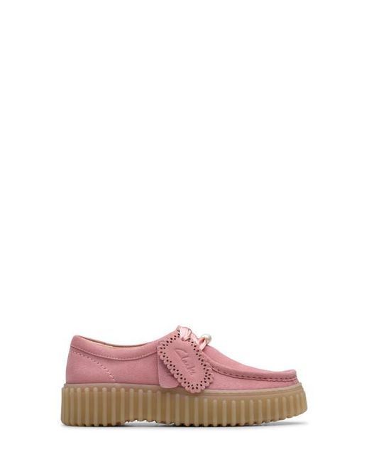Clarks Pink Torhill Bee Chukka Sneaker