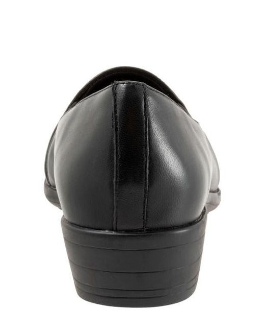 Softwalk® Black Reagan Flat