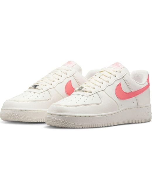 Nike Pink Air Force 1 '07 Se Sneaker
