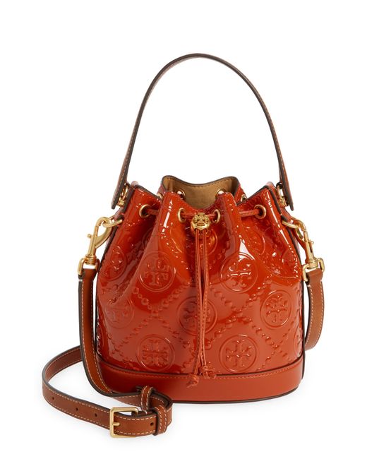 Tory Burch T Monogram Patent Leather Bucket Bag in Red | Lyst