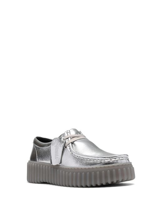 Clarks Gray Torhill Bee Chukka Sneaker