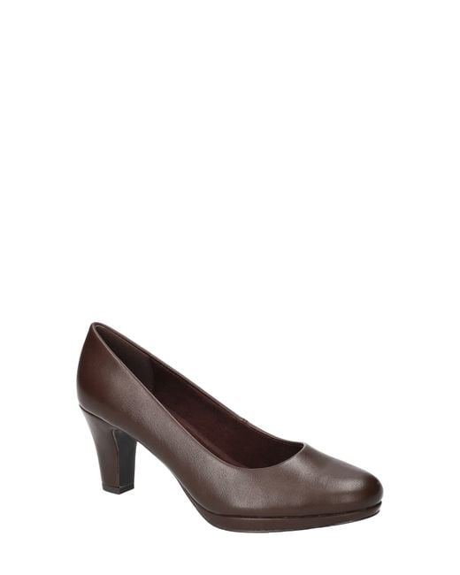 Easy Street Brown Amber Pump