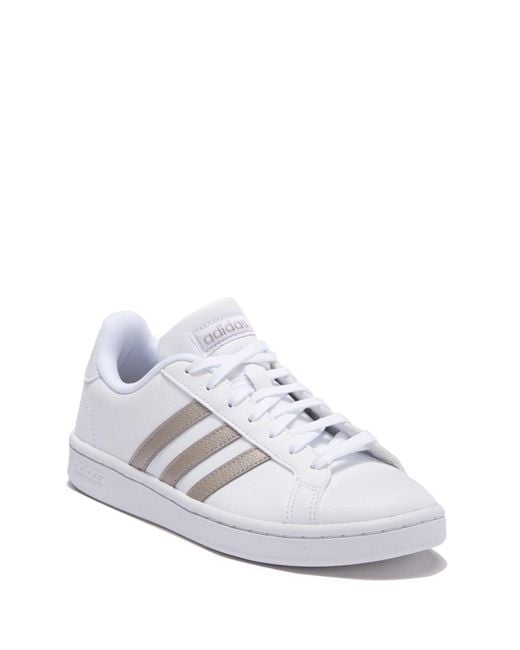 adidas Grand Court Leather Sneaker In Ftwwht/pla At Nordstrom Rack in White  | Lyst