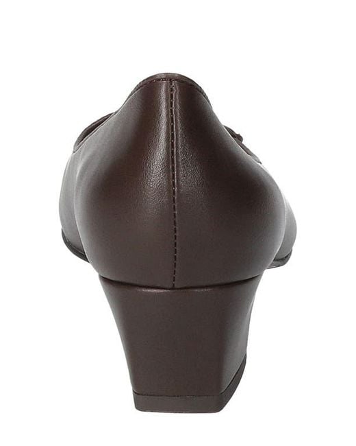 Easy Street Brown Astrid Pump