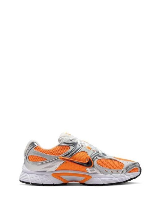 Nike Multicolor V5 Rnr Sneaker for men