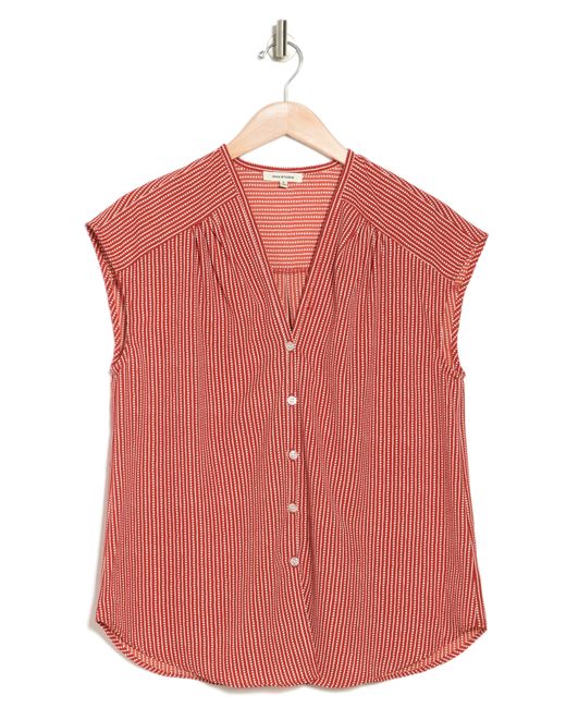 Max Studio Red Sleeveless Bubble Crepe Button-up Top