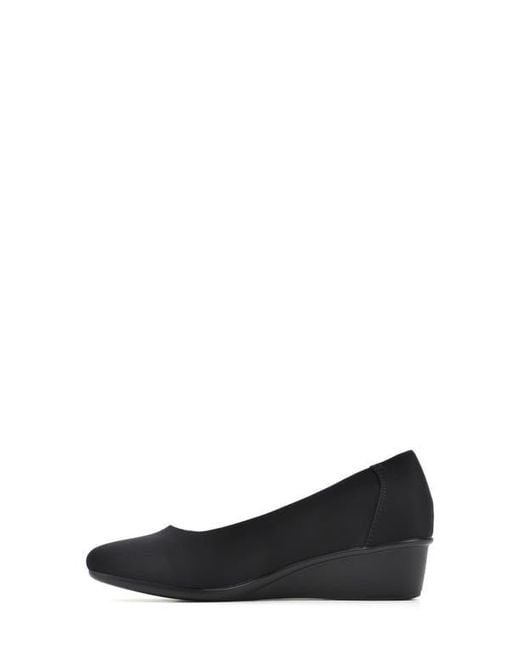 White Mountain Black Boldness Wedge Pump