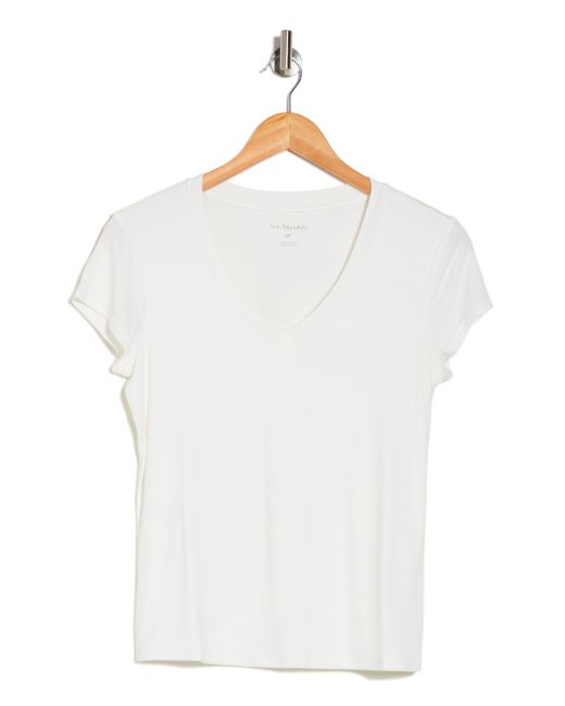 Tahari White V-neck T-shirt