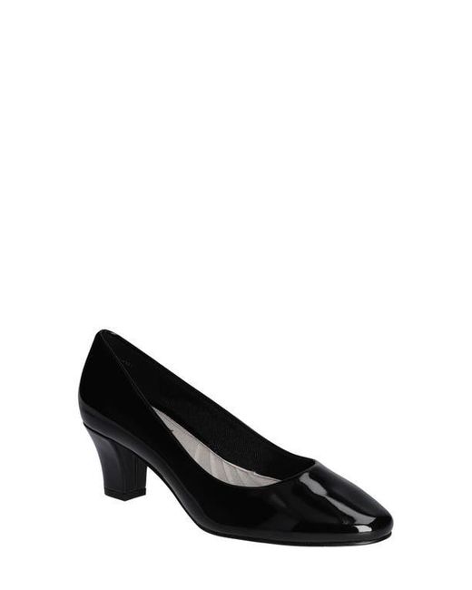 Easy Street Black Ballari Round Toe Pump