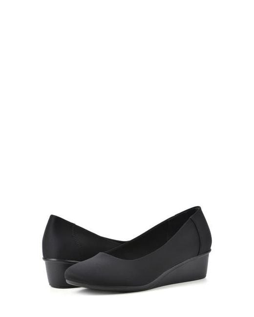 White Mountain Black Boldness Wedge Pump