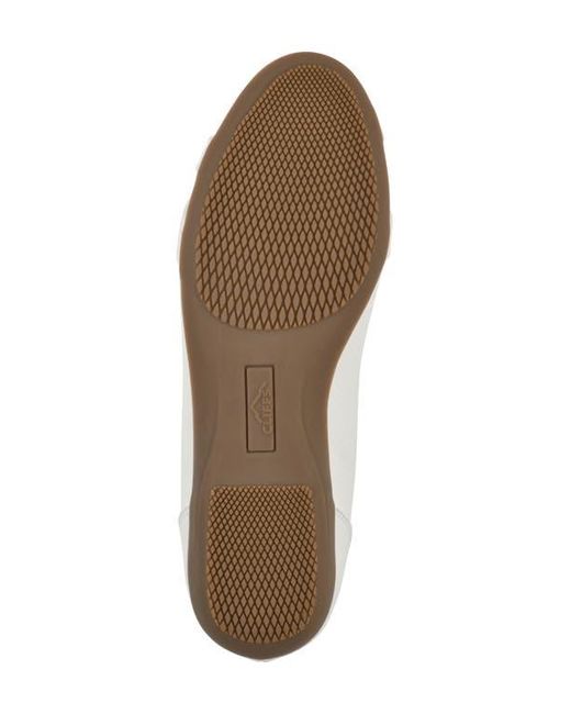 White Mountain White Calming Buckle Strap Flat