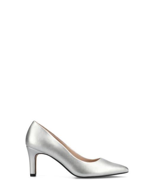 Journee Collection White Scylee Pump