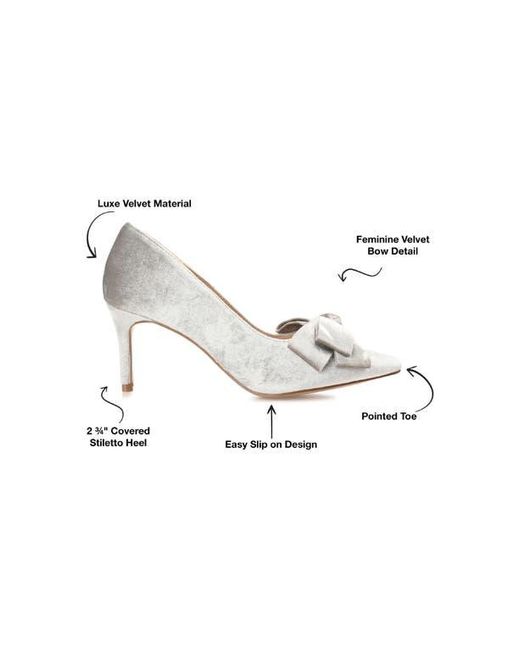 Journee Collection White Crystol Pump