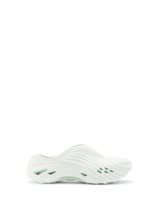 CROCSTM White Echo Wave Clog