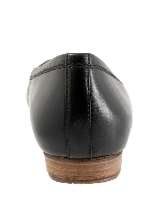 Softwalk® Black Vera Cruz Flat