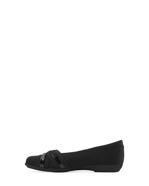 White Mountain Black Chic Flat