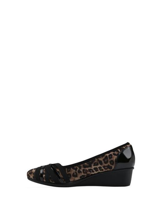 White Mountain Black Bowie Wedge Pump