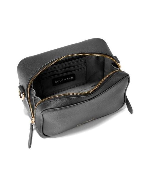 SALE！COLE HAAN♪Go Anywhereレザーカメラクロスボディバッグ Cole Haan Go Anywhere Leather Camera Bag in Black | Lyst