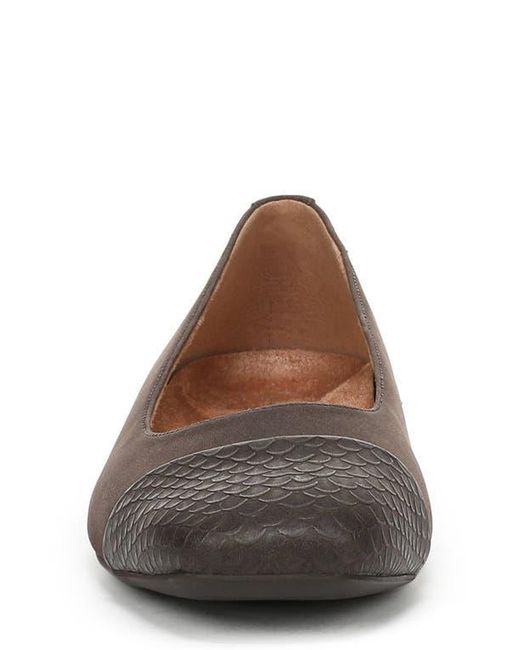 Vionic Brown Hollen Cap Toe Flat