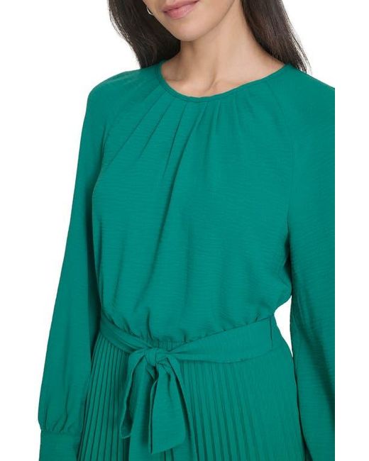 Calvin Klein Aerowash Long Sleeve Pleated Midi Dress in Green | Lyst Calvin Klein Aerowash Long Sleeve Pleated Midi Dress in Green | Lyst