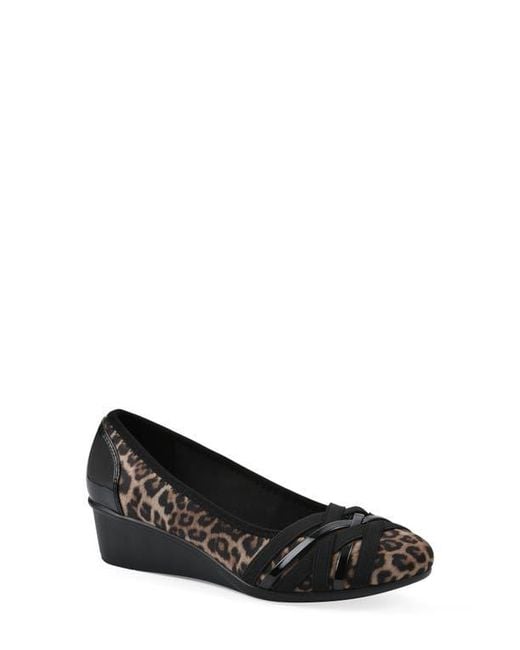 White Mountain Black Bowie Wedge Pump