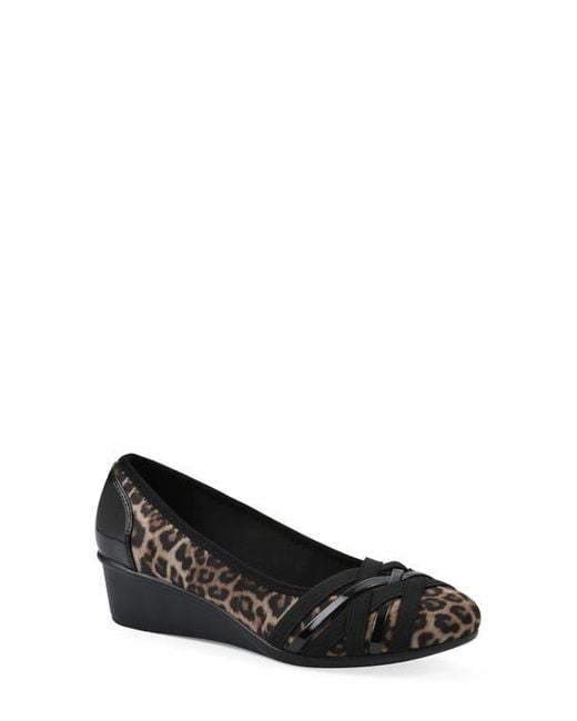 White Mountain Black Bowie Wedge Pump