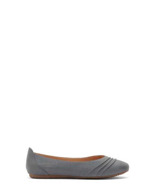 Softwalk® Gray Safi Flat