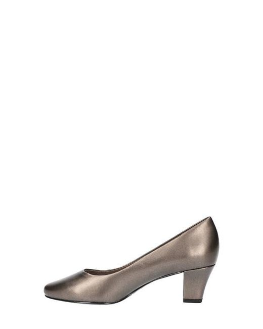 Easy Street Brown Elegant Round Toe Pumps