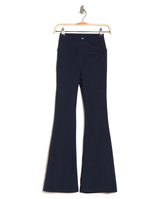90 Degrees Wonderlink Madison Crossover Flare Leggings in Blue Lyst